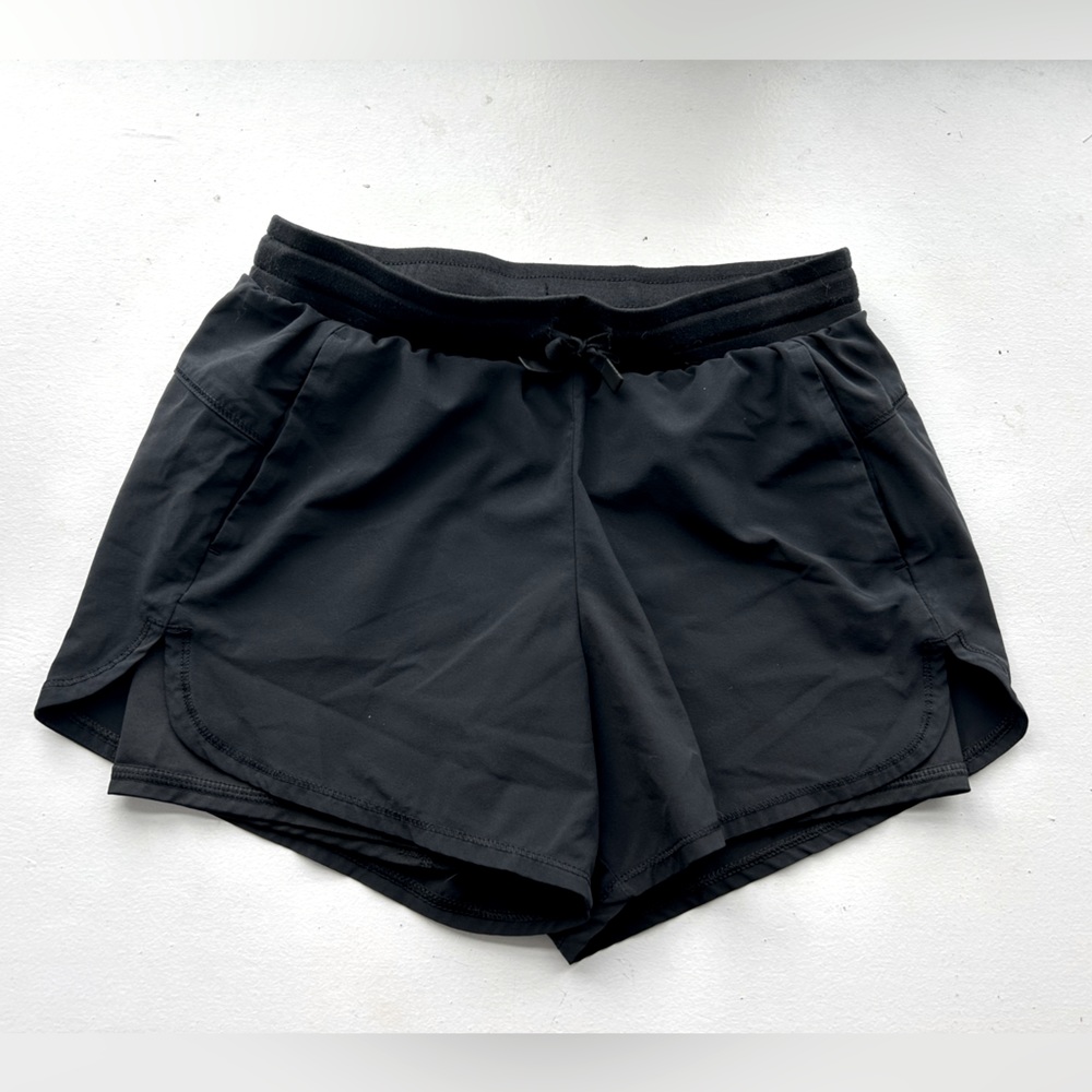 Girls’ all in motion shorts, size (10/12)